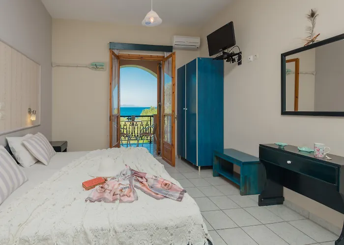 Kavos Psarou Studios & Apartments